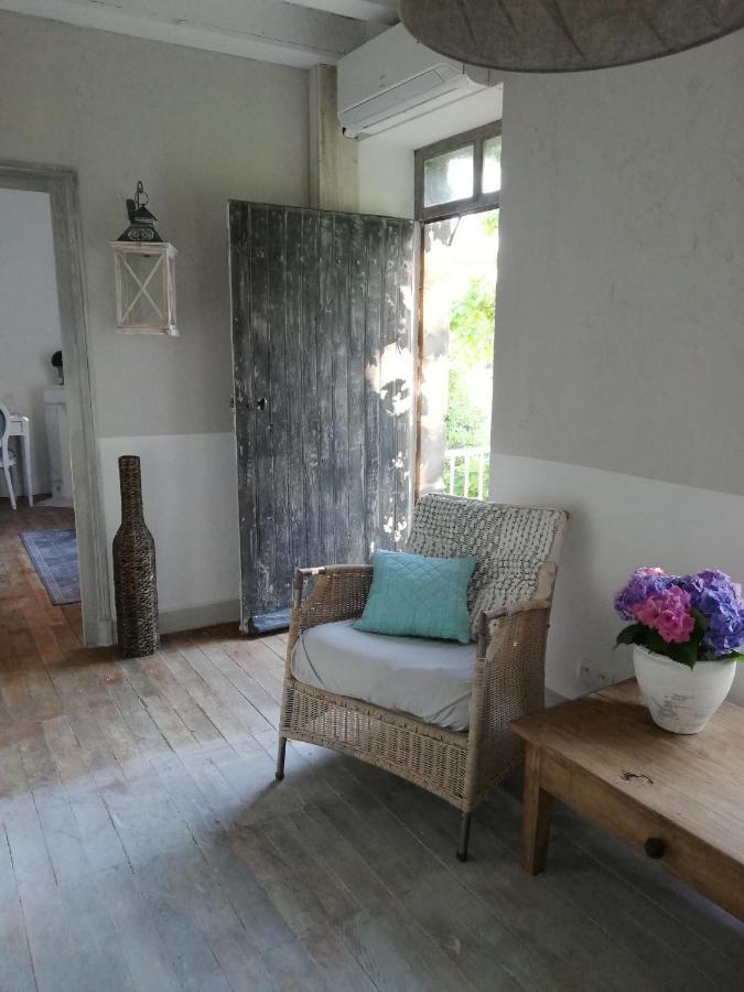 Chambre D'Hote Equestre Au Petit Bonheur Chateldon Екстериор снимка
